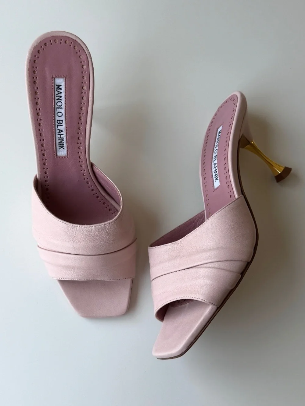 Vintage Manolo Blahnik dusty pink leather mules, IT 36